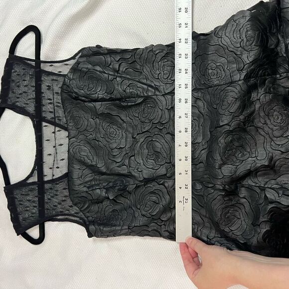 Muse Black Rose 3D Textured Faux Leather Mesh Top Dress Sz 2 Women’s - Picture 7 of 8